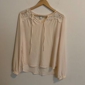 Forever 21 Essentials Womens Size Small Blouse Lace Long Sleeve Cream Career